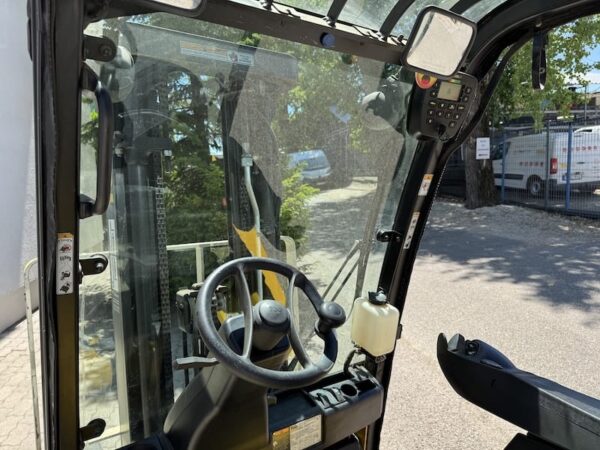 yale-erp20vf-lwb-elektromos-hasznalt-targonca-pe204603 belül