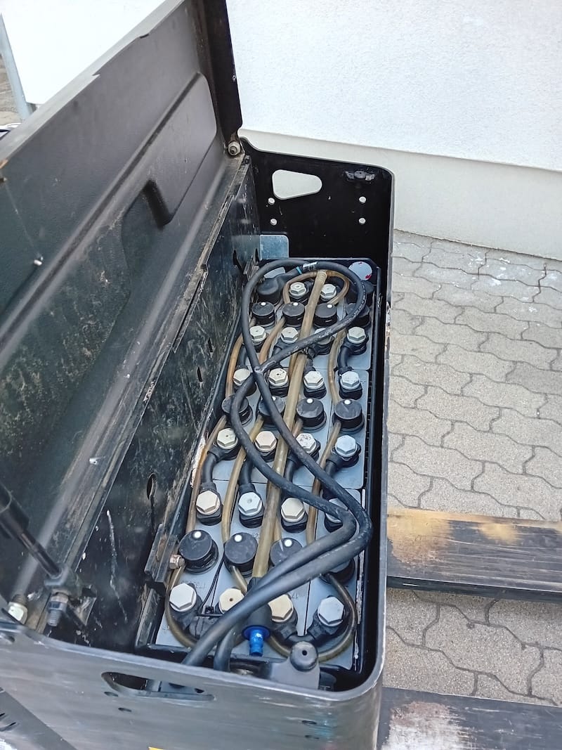 PEG200284 yale mp20x raklapszállító akku