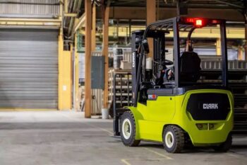 clark epx20-32i targonca raktárban