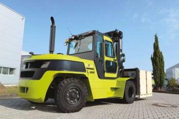 clark c80d900 targonca dolgozik