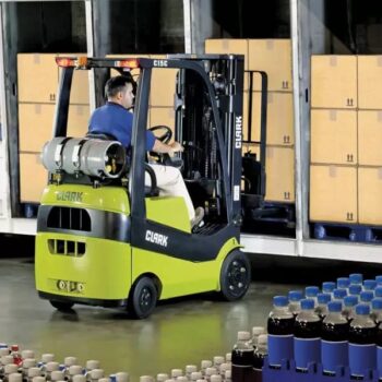 clark-c15c-20sc-gazos-targonca dolgozik