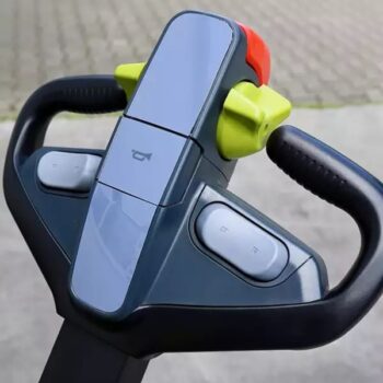 clark-swx16-raklapemelo-targonca irányítója