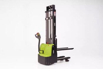 CLARK BST12i magasemelésű raklapemelő iniciál emeléssel és dupla raklapszállítással 5 CLARK BST12i elektromos gyalogkíséretű magasemelésű raklapemelő oldalról-2