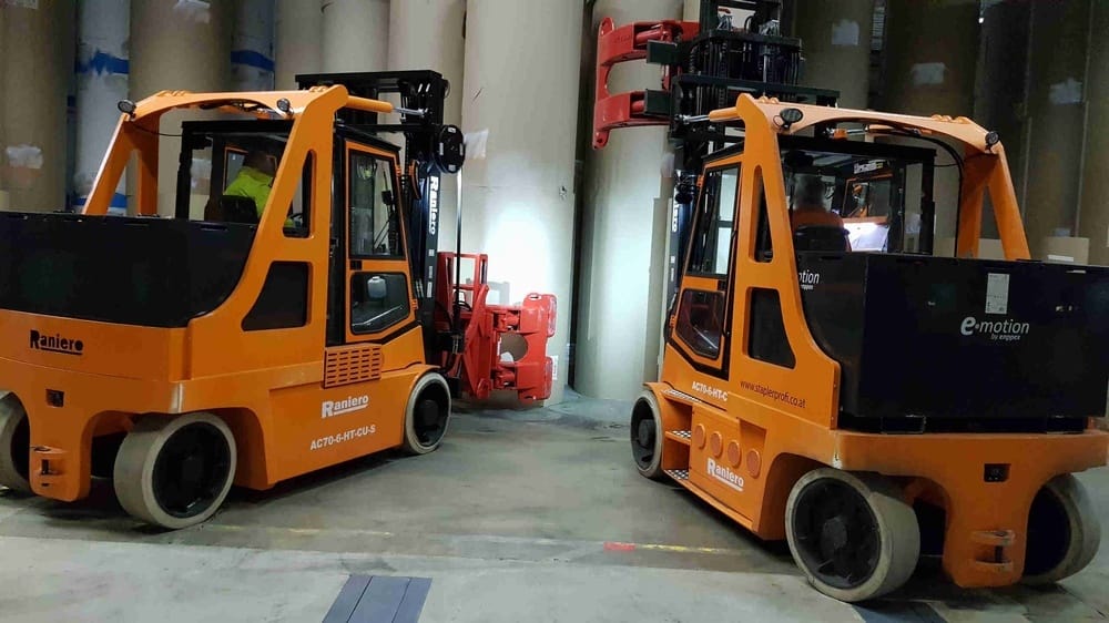 raniero-targoncak-narancsszinben