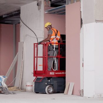 Bravi Leonardo HD 430 – nagy teherbírású önjáró személyemelő platform - 6,3 m munkamagasságig, 330 kg teherbírással 6 bravi-szemelyemelo-hd430