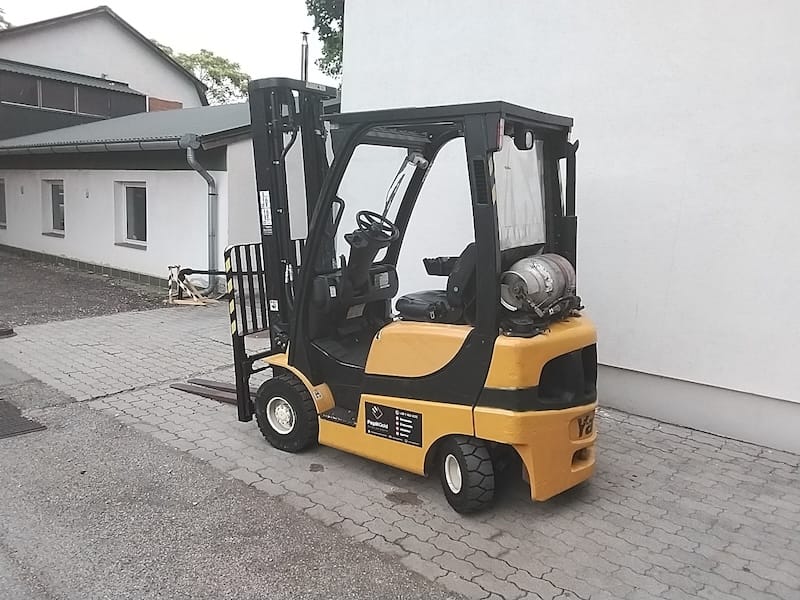 Yale GLP20SVX használt gázos targonca 2 yale-glp20svx-hasznalt-gazos-targonca-PG203802-2